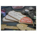 Large lot of decorative wall hangin...