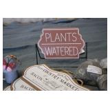Large lot of decorative wall hangin...