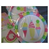 Sundae topping trays, plates and na...