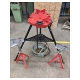RIDGID 460-6 TRISTAND Chain Vise; RJ-68 pipe stands