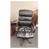 Black office chair