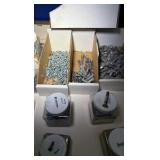 Dewalt Hanger Mate Wood PFM2251150, 50+ containers of hardware