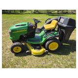 John Deere L130 Lawn Tractor