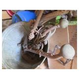 Vintage metal farm animal gear, chi...