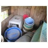 Lot of assorted planters in a varie...