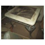 Decorative metal framed end table w...