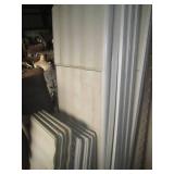 Unassembled Rubbermaid style snap t...