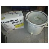 In original box hand mixer, food de...