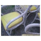 Vintage 5-Piece Wicker style Round ...
