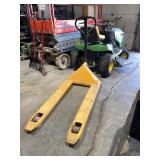 Manual 4,000lb Pallet Jack
