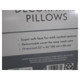 (G-1) ) 2 - 2-Packs of Faux Fur Dec...