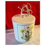 Vintage heavy cardboard string container with scissors