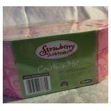 2003 Strawberry shortcake create-a-hat unopened
