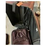 Embark 4 piece Suitcase set on rollers