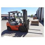 Toyota forklift model 7FG425