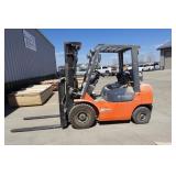 Toyota forklift model 7FG425