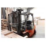 Toyota forklift model 7FG425