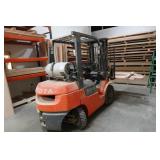 Toyota forklift model 7FG425