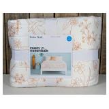 Full/Queen Satin Quilt, Flower Design - Room Essentials,