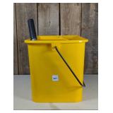 HOMCOM Compact Mop Bucket with Wringer, Mop Bucket on Wheels, 21 Quart,  Yellow