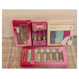 Miscellaneous Cosmetic Set