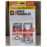 Ruby Space Triangles Closet Storage Hanger Holder (18-Count)