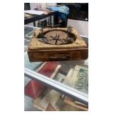 late 1800s early 1900s horse racing toy works great