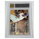 Frank Robinson Auto On-Card /2,000 Beckett Graded Slab 8.5 / 10 1997 Dontuss Signature Signififcant Signatures #18 Numbered 0416/2000 Baseball Card