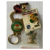 (5) Vintage Minnesota North Stars / Wild / NHL Hockey Pins and Keychain