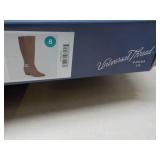 Universal Thread size 8 Suede Boots...