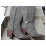 Universal Thread size 11 Suede Boot...