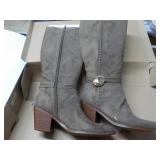 Universal Thread size 11 Suede Boot...