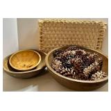 Wood Bowls & Woven Placemat Mixed Lot