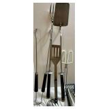 Kitchen Utensils & Baskets Mixed Lot