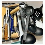 Kitchen Utensils & Baskets Mixed Lot