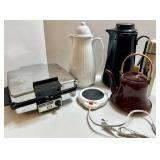 Mixed Kitchen Appliance & Drinkware Lot - Ge Grill Waffle Baker, Thermos & Carafes
