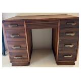 Vintage / Art Deco Mahogany Kneehole Desk With 9 Drawers