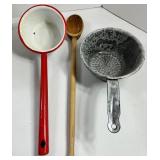 Antique Washboards & Enamelware Kitchen Mixed Lot