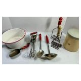 Antique Washboards & Enamelware Kitchen Mixed Lot