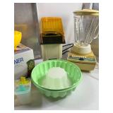 Vintage Kitchen Appliance Mixed Lot With West Bend Poppy Ii Popcorn Popper