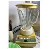 Vintage Kitchen Appliance Mixed Lot With West Bend Poppy Ii Popcorn Popper