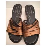 Donald J Pliner Metallic Wedge Sandals Size 8 M