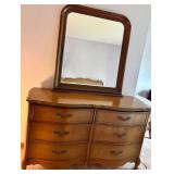 Bassett Furniture Dresser With Mirror