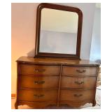 Bassett Furniture Dresser With Mirror
