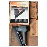 Senco Sfn1 Finish Nailer With 15 Gauge Finish Nails