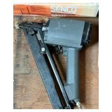 Senco Sfn1 Finish Nailer With 15 Gauge Finish Nails