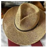 Range Master Gas Grill Cover, Straw Hat, American Flag & Wicker Basket Mixed Lot