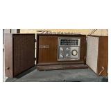 Vintage General Electric Thunderbird Radio With Speakers