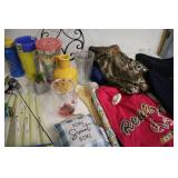 Mixed kitchen and home goods...