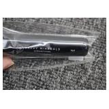 6 veil makeup brushes...